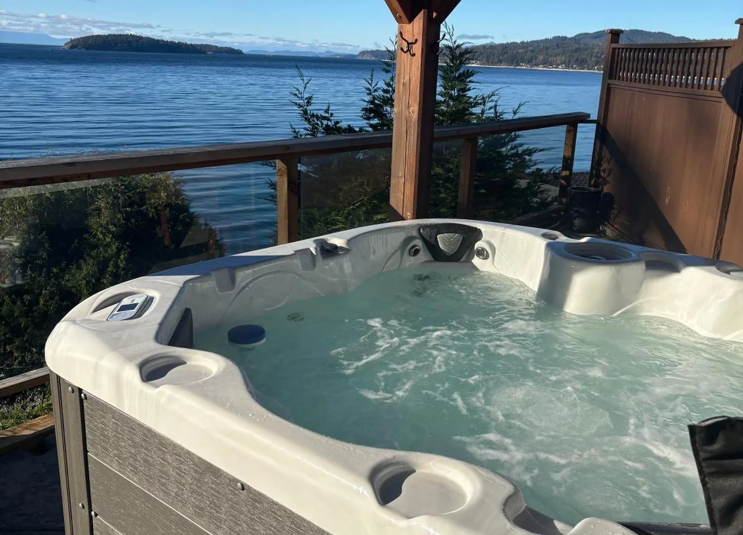 Homestay Sea To Sky Loft Apartment Sechelt Canada
