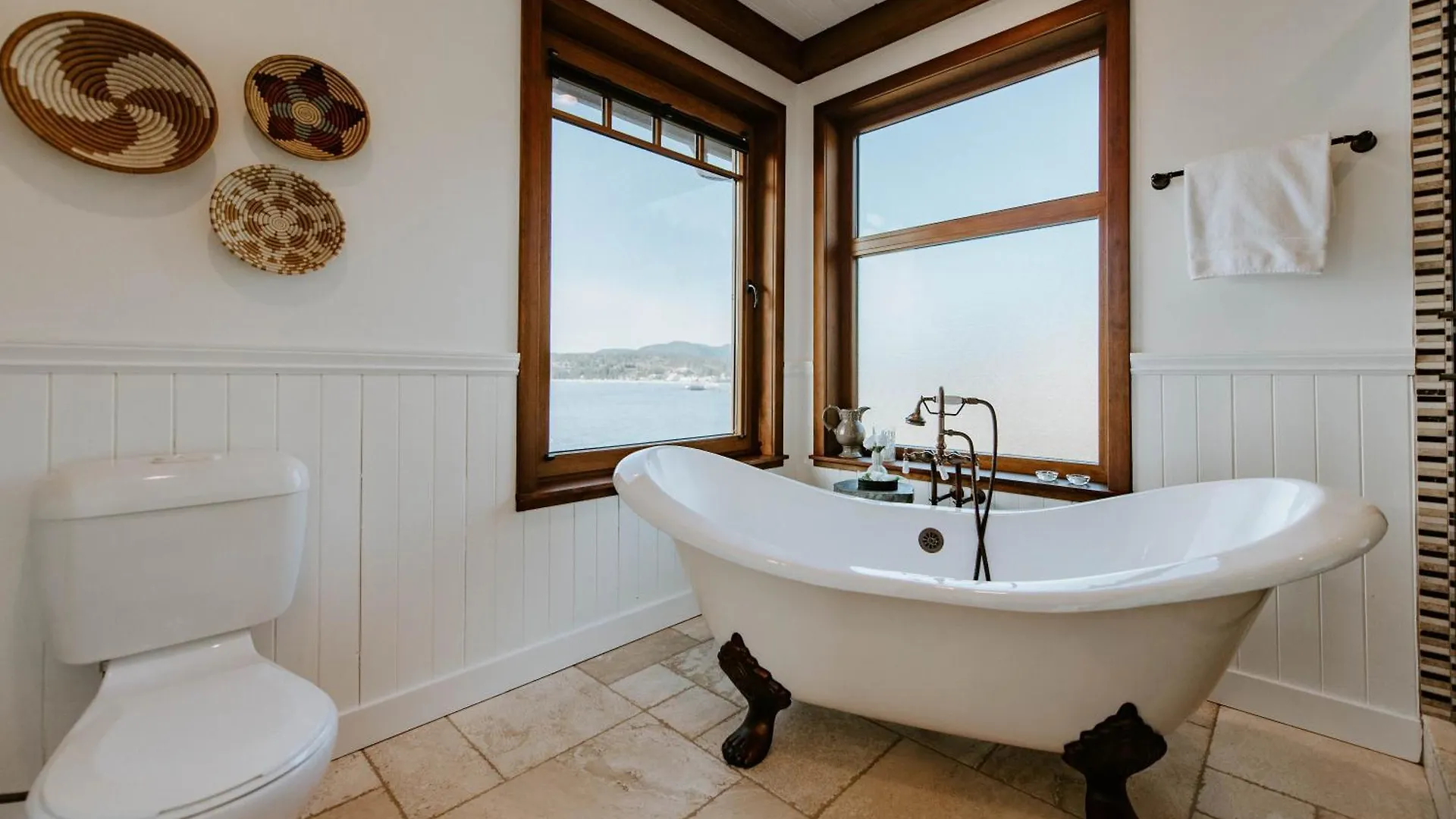 Sea To Sky Loft Apartment Sechelt 0*,  Canada