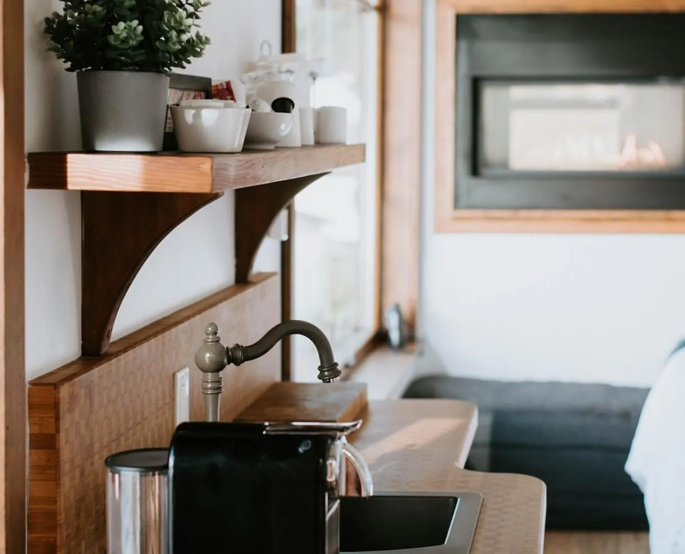 Sea To Sky Loft Apartment Sechelt 0*,  Canada